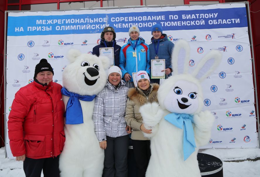 Соревнования по биатлону в необычном формате прошли в Тюмени