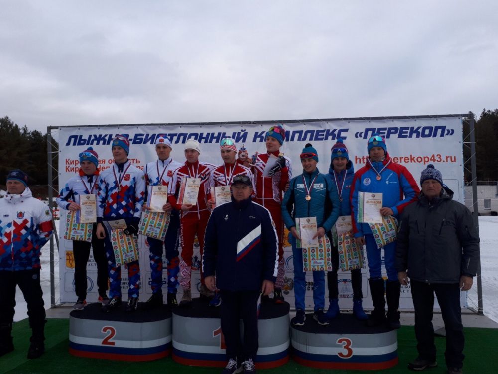 Заключительные гонки Первенства России по биатлону принесли юным тюменцам новые медали