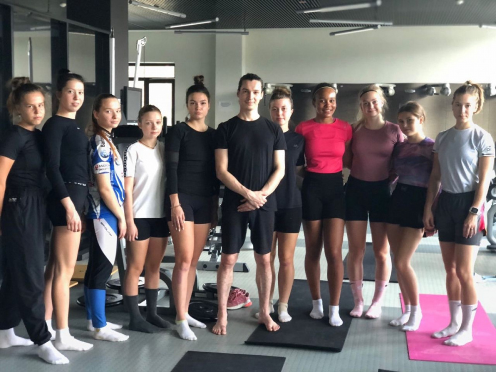 Школа йоги "Мудра" приехала в ОСШОР Л.Н. Носковой