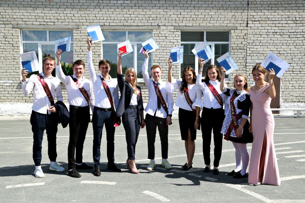 Воспитанники ОСШОР Луизы Носковой получили долгожданные аттестаты