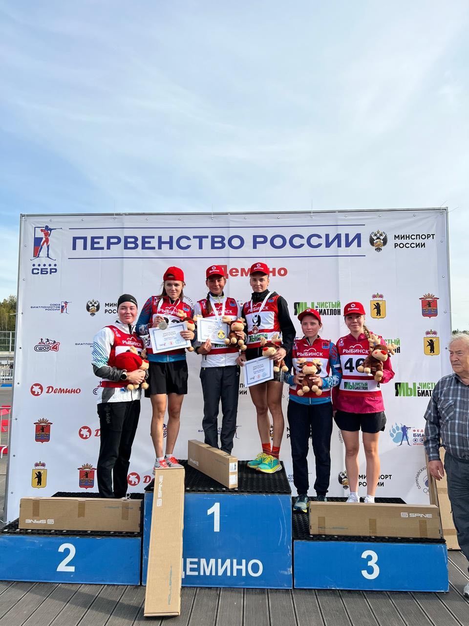 Первенство России по биатлону среди юниоров и юниорок в Демино завершилось