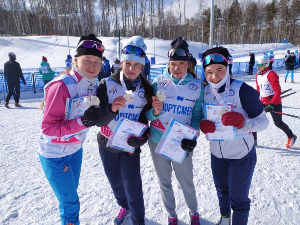 Тюменские лыжницы выиграли эстафетное серебро Всероссийской Спартакиады учащихся