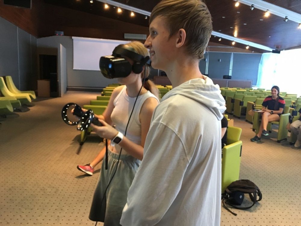 Лыжники и биатлонисты прошли виртуальную тренировку