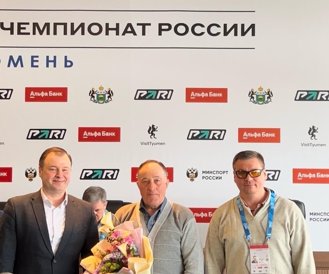 Чествуем юбиляра - тренера ОСШОР Л.Н. Носковой.